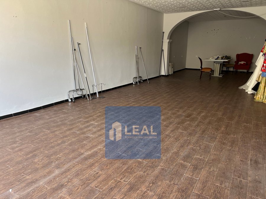 Vivienda y local en calle Sevilla y NIV 2